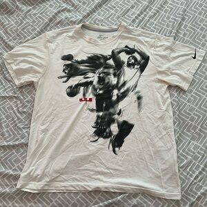 Nike Dri-Fit XL LeBron James t-shirt